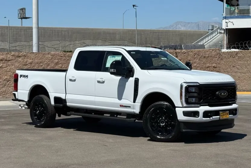 2026 Ford F-250 Lariat photo 1