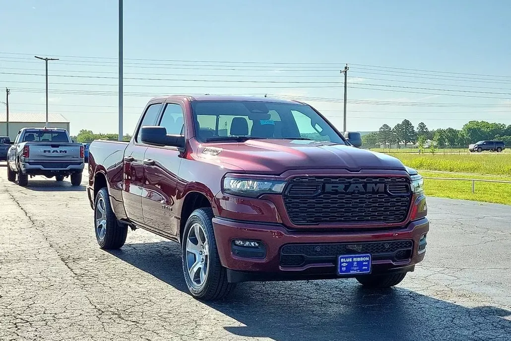 2025 Ram 1500 Tradesman photo 1