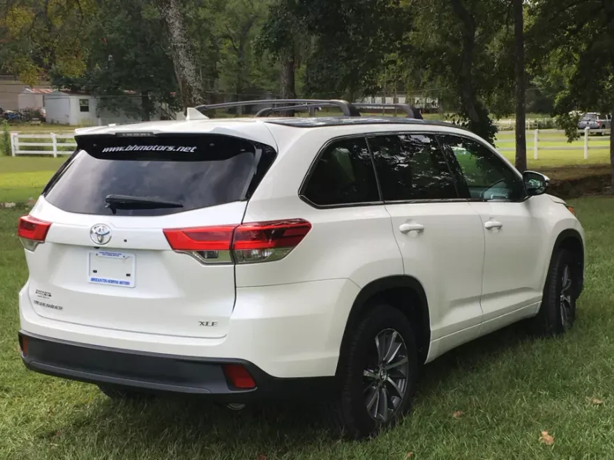 2017 Toyota Highlander XLE photo 1
