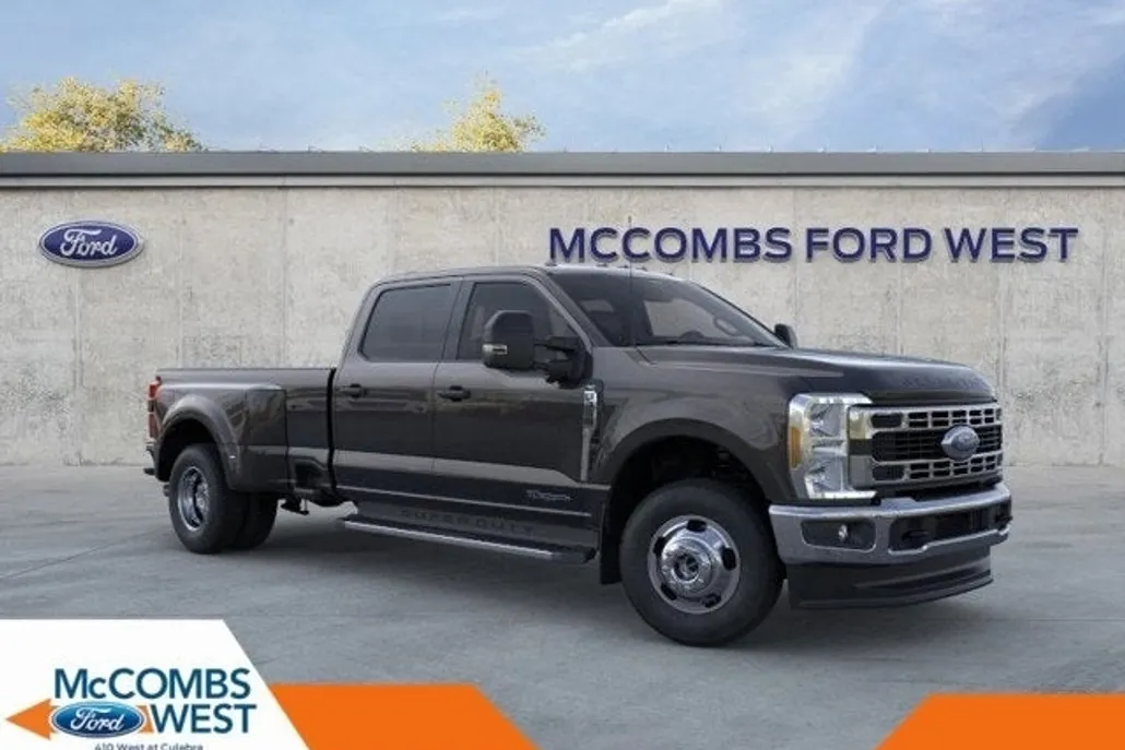 2025 Ford F-350 XLT photo 1