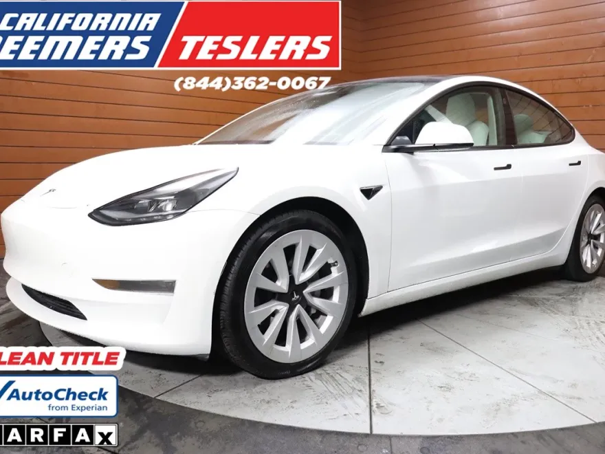 2022 Tesla Model 3 Long Range photo 1