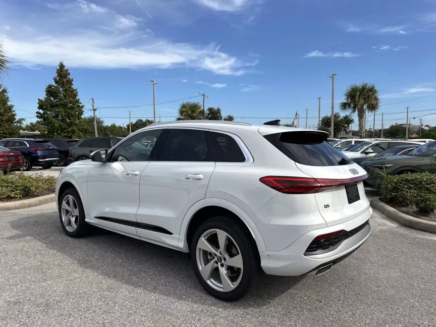 2025 Audi Q5 Premium Plus photo 1