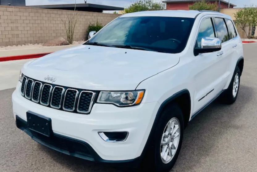 2018 Jeep Grand Cherokee Laredo photo 1