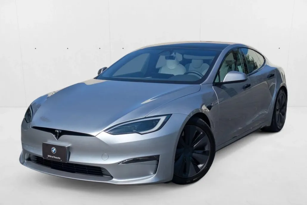 2025 Tesla Model S photo 1