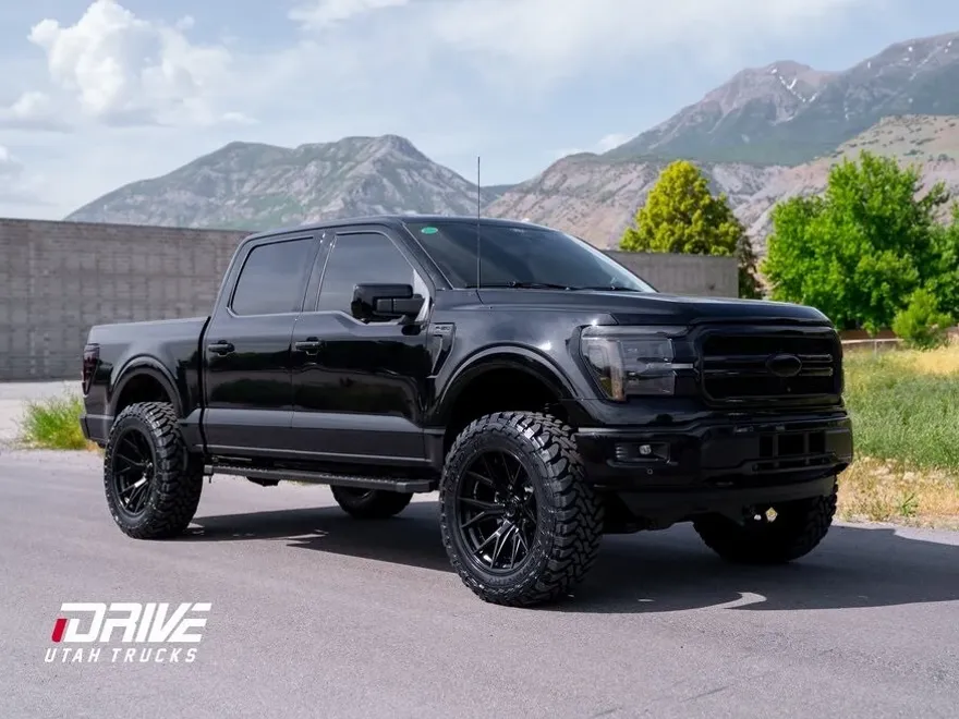 2025 Ford F-150 Lariat photo 1