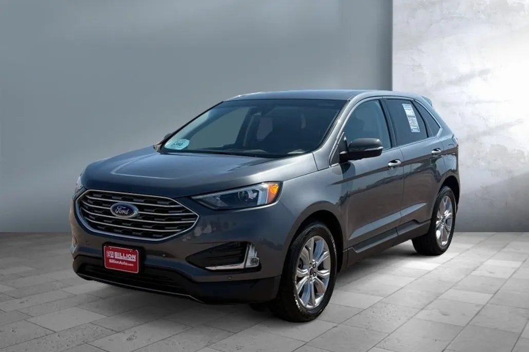 2024 Ford Edge Titanium photo 1