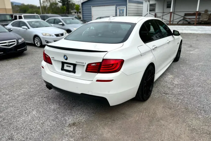 2014 Bmw 528i 5-series photo 1