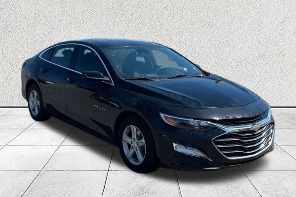 2024 Chevrolet Malibu 1LT photo 1