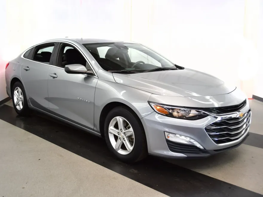 2023 Chevrolet Malibu 1LT photo 1