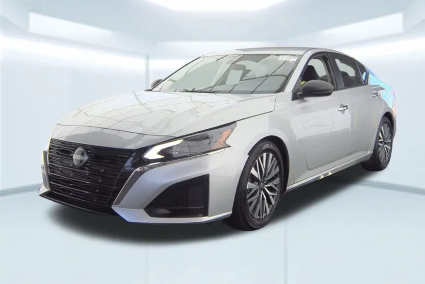 2024 Nissan Altima 2.5 SV photo 1