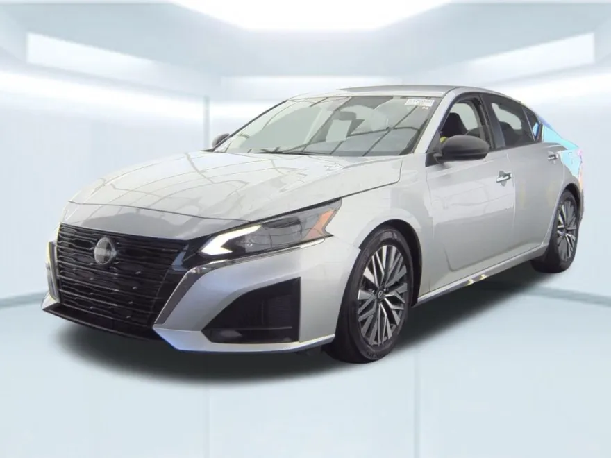 2024 Nissan Altima 2.5 SV photo 1