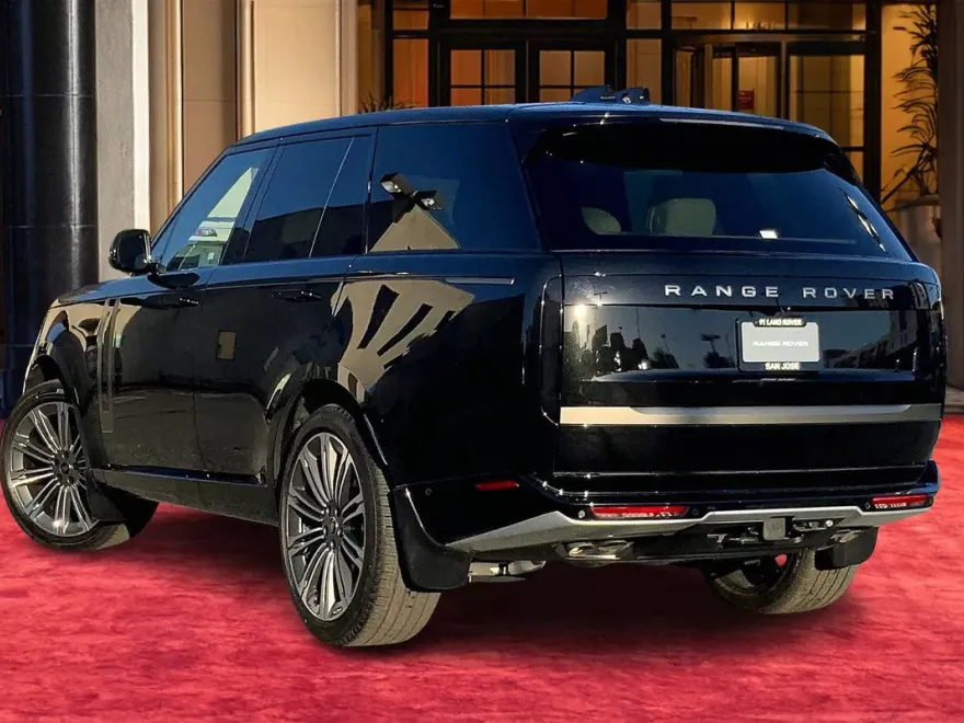 2025 Land Rover Range Rover SE photo 1