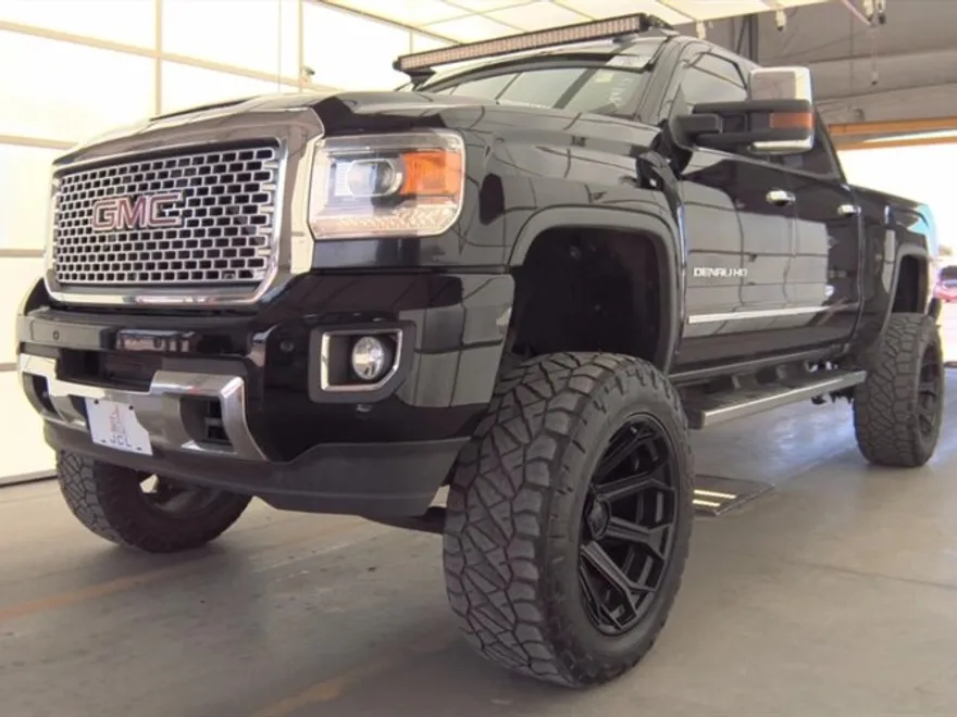 2017 Gmc Sierra 2500 Denali photo 1
