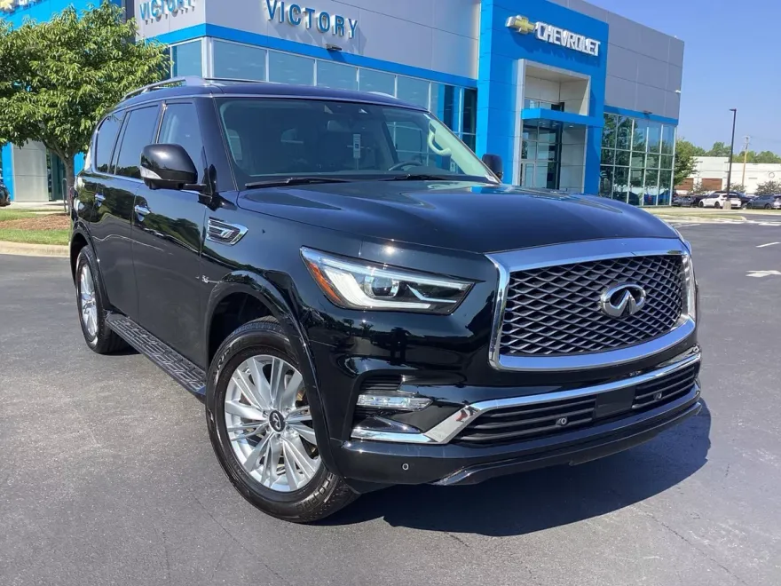 2019 Infiniti QX80 Luxe photo 1