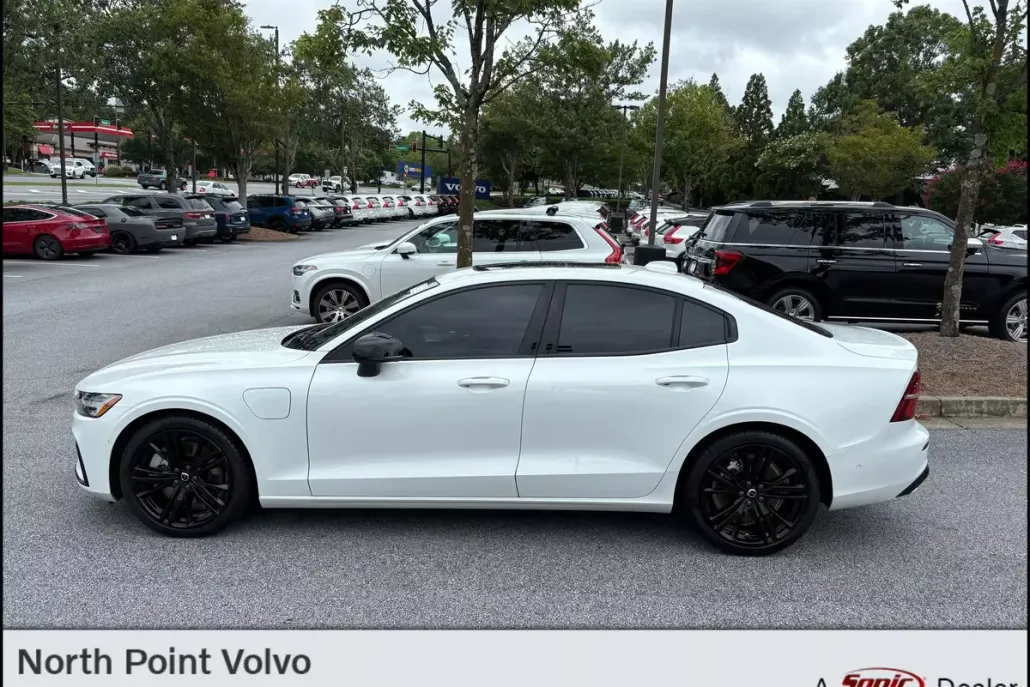 2024 Volvo S60 Recharge T8 Ultimate Black Edition photo 1