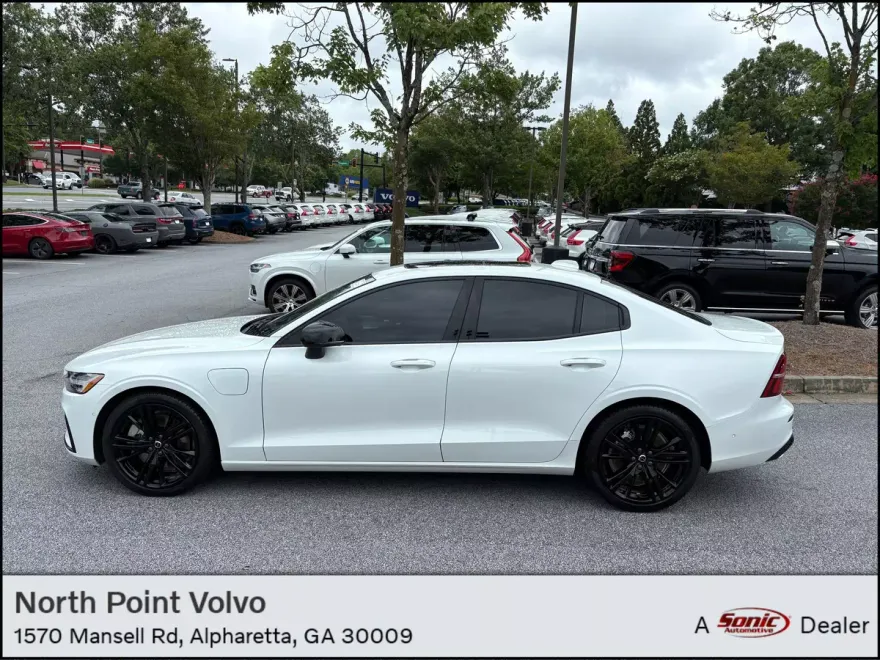 2024 Volvo S60 Recharge T8 Ultimate Black Edition photo 1
