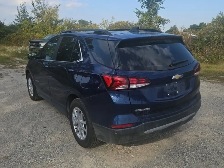 2023 Chevrolet Equinox LT photo 1
