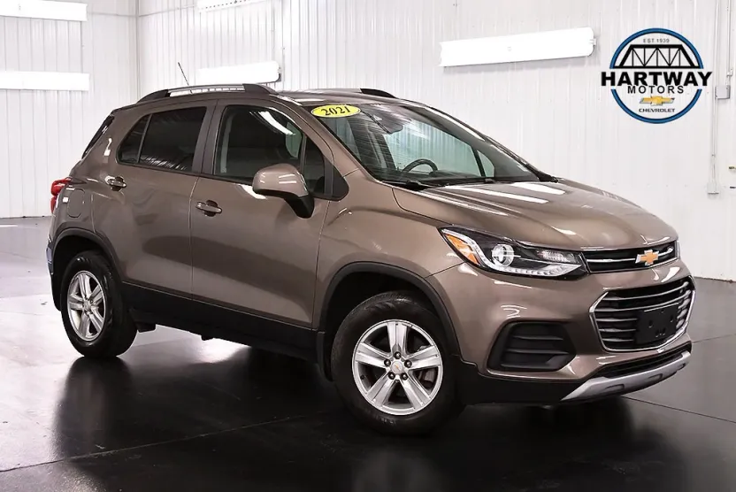 2021 Chevrolet Trax LT photo 1