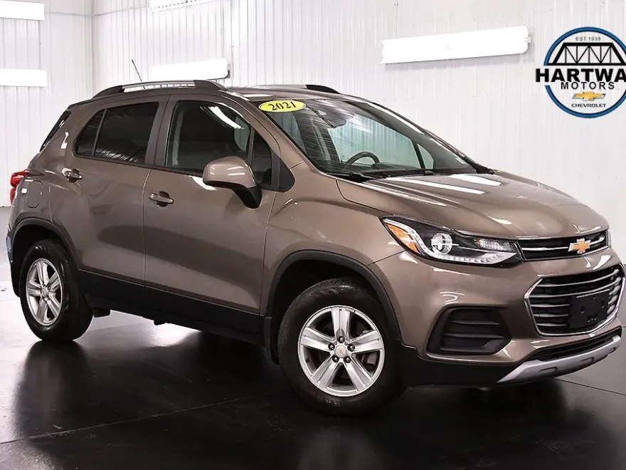 2021 Chevrolet Trax LT photo 1