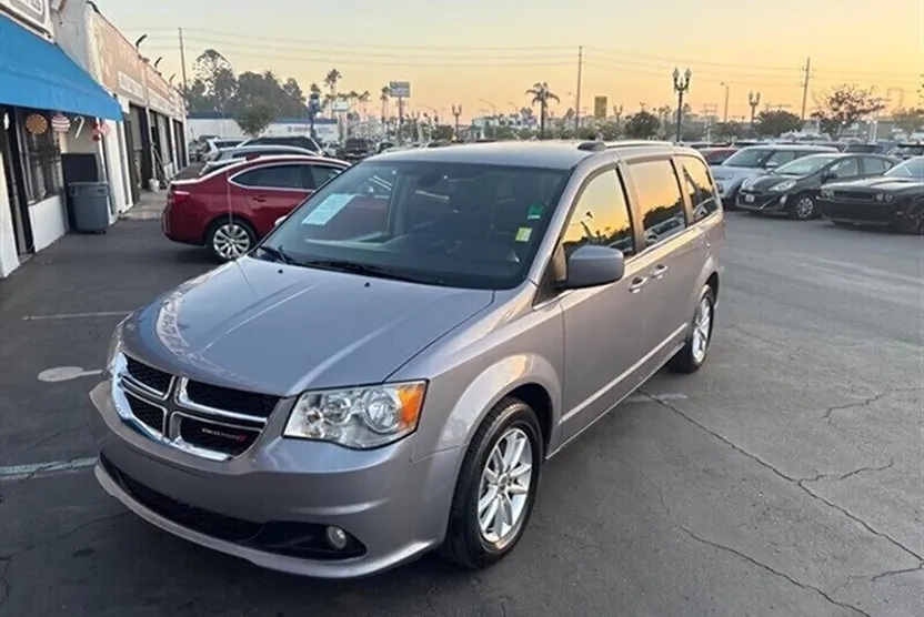 2019 Dodge Grand Caravan photo 1