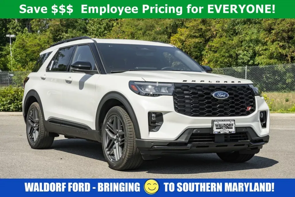 2025 Ford Explorer ST photo 1