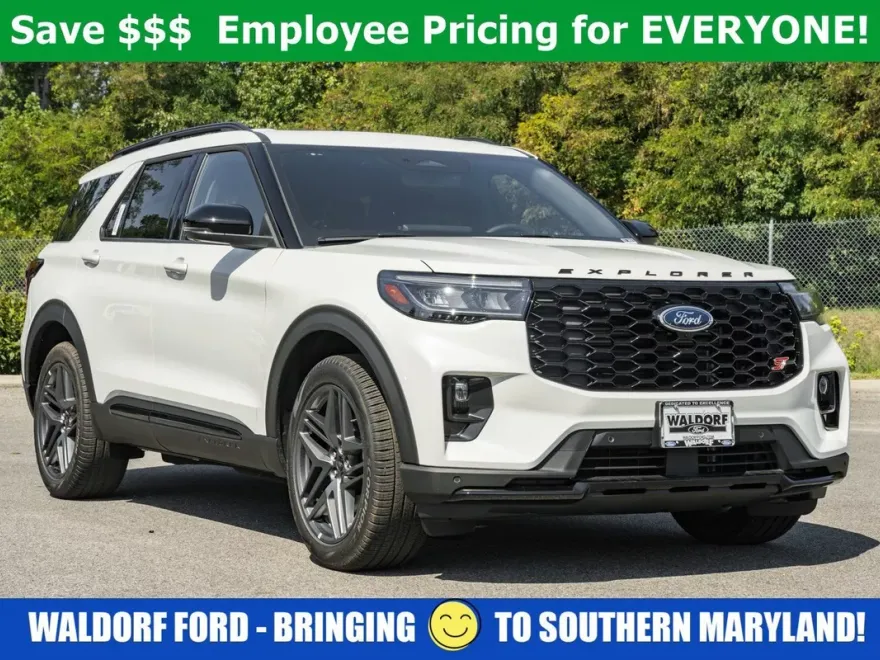 2025 Ford Explorer ST photo 1