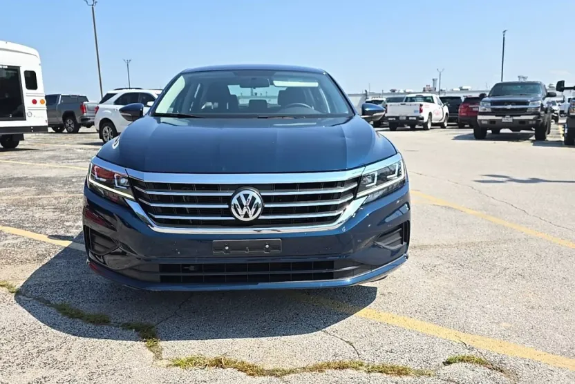 2021 Volkswagen Passat 2.0T S photo 1