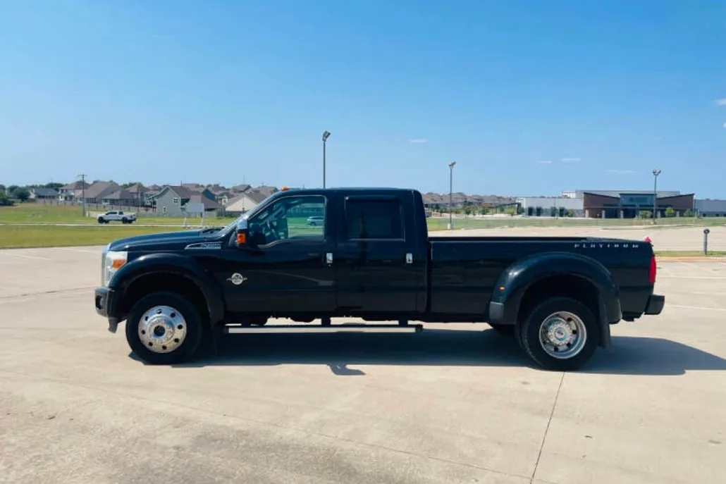 2016 Ford F-450 Platinum photo 1