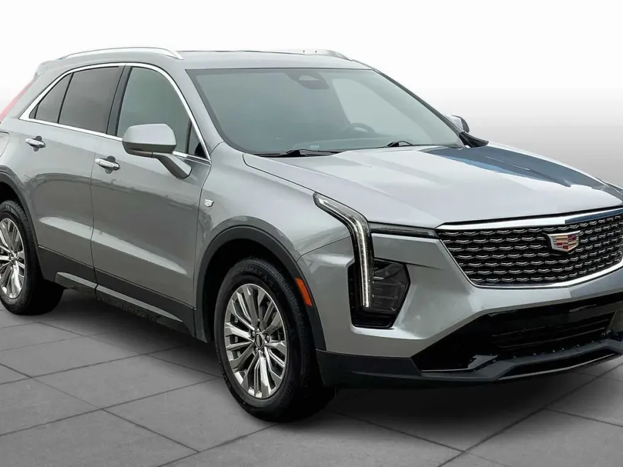 2024 Cadillac XT4 Premium Luxury photo 1