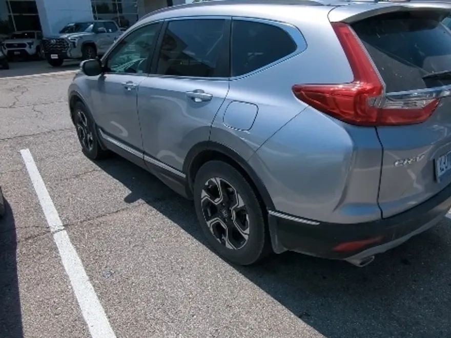 2019 Honda CR-V Touring photo 1