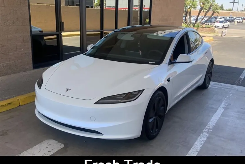 2024 Tesla Model 3 photo 1