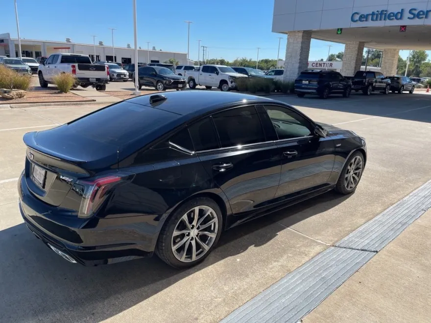 2024 Cadillac CT5 V photo 1
