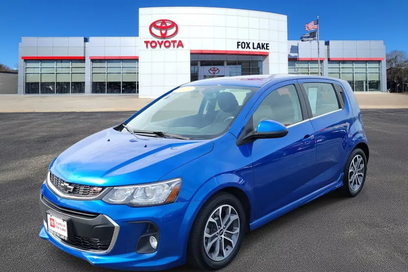2019 Chevrolet Sonic LT photo 1