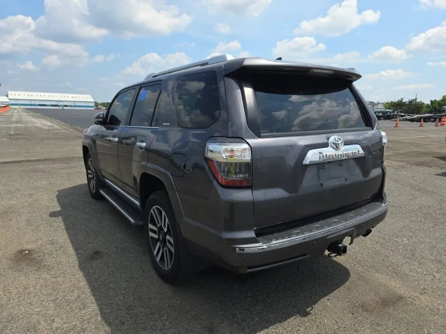 2022 Toyota 4Runner Limited photo 1