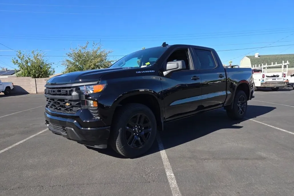 2026 Chevrolet Silverado Custom photo 1