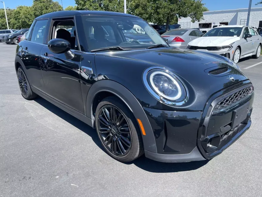 2024 Mini Cooper 4 Door Hardtop S photo 1