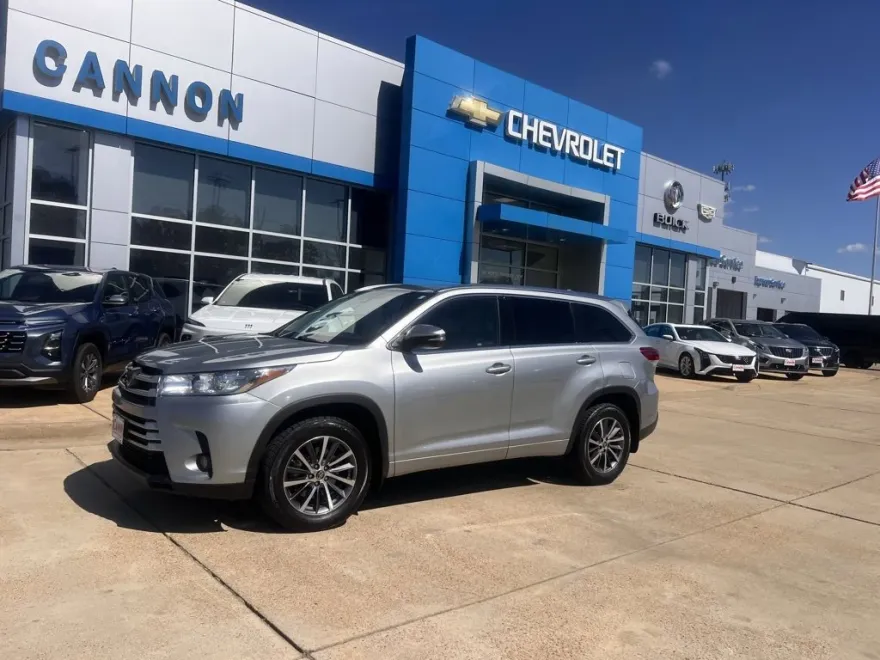 2018 Toyota Highlander SE photo 1