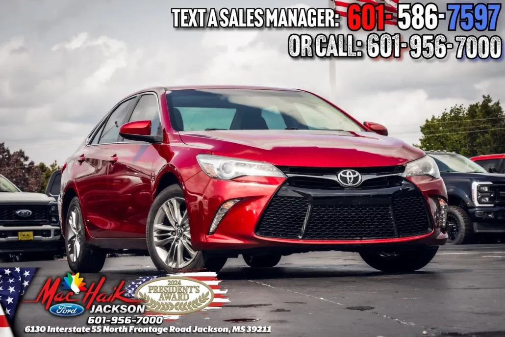 2016 Toyota Camry SE photo 1