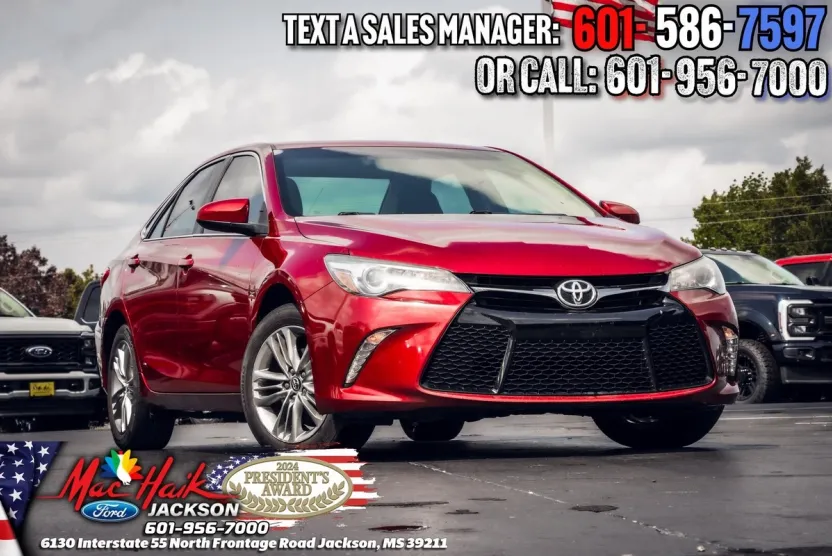 2016 Toyota Camry SE photo 1