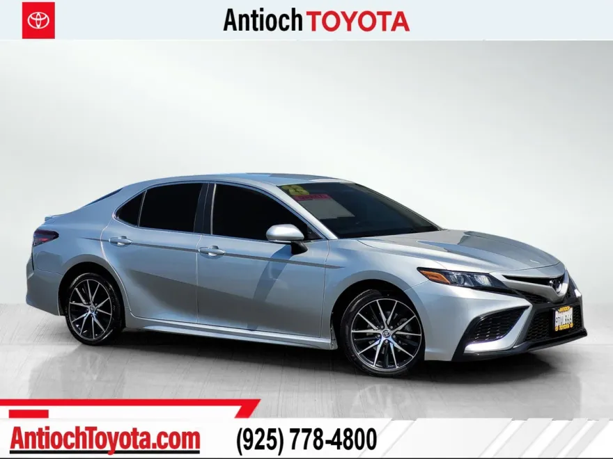 2023 Toyota Camry SE photo 1