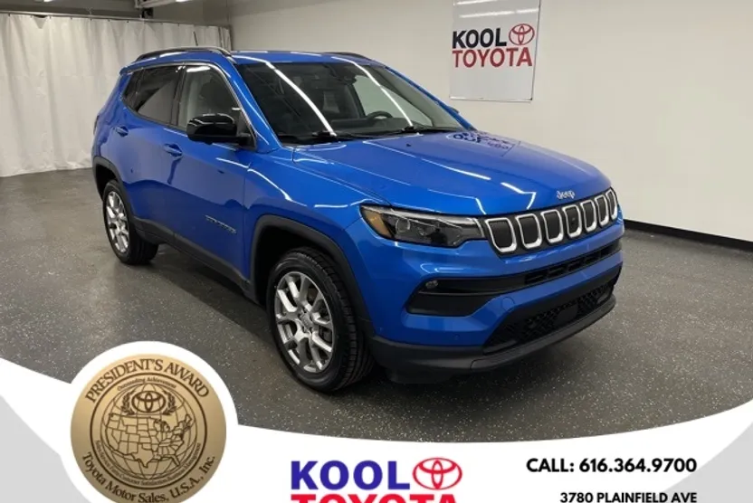 2022 Jeep Compass Latitude Lux photo 1