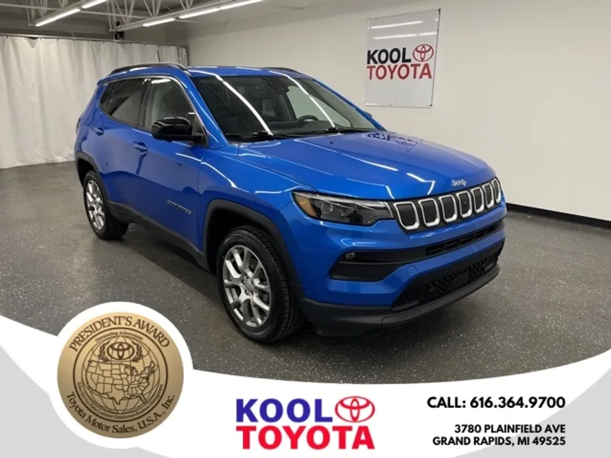 2022 Jeep Compass Latitude Lux photo 1