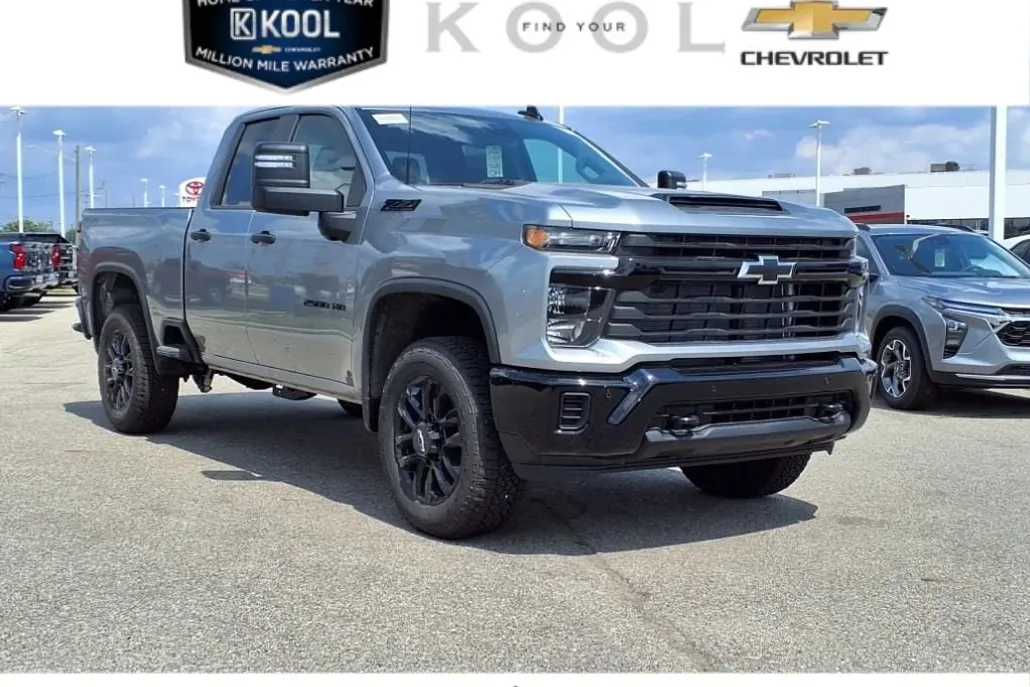 2025 Chevrolet Silverado 2500HD Custom photo 1
