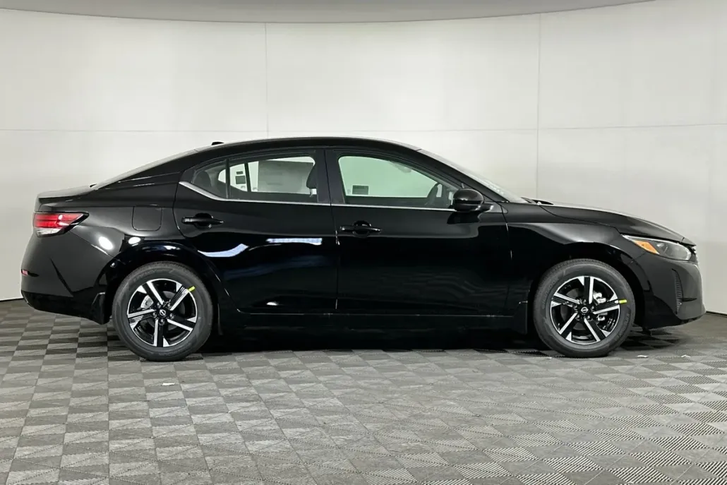 2025 Nissan Sentra SV photo 1