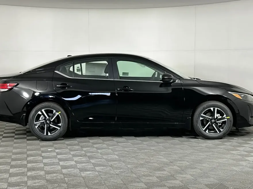 2025 Nissan Sentra SV photo 1