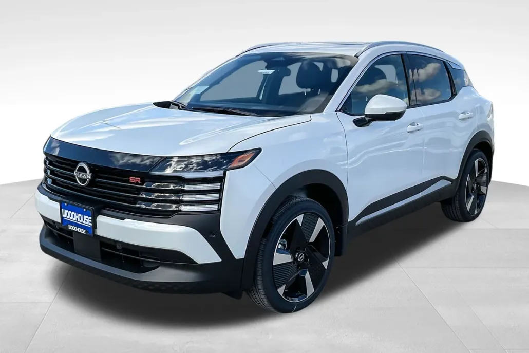 2025 Nissan Kicks SR photo 1
