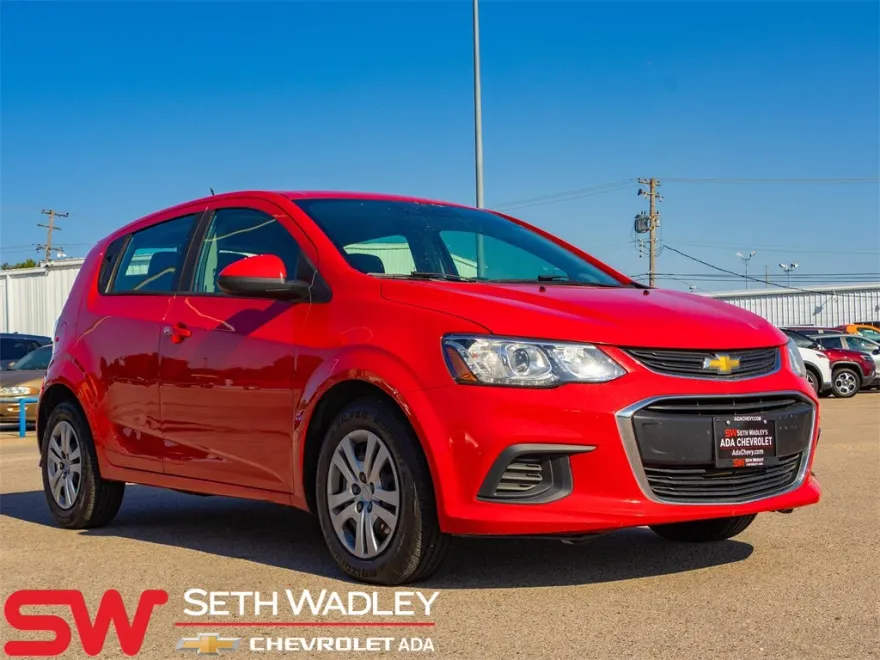 2020 Chevrolet Sonic LT photo 1