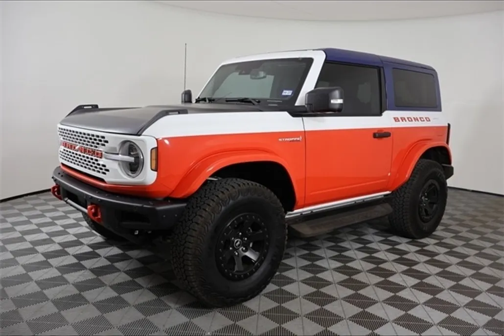 2025 Ford Bronco First Edition photo 1