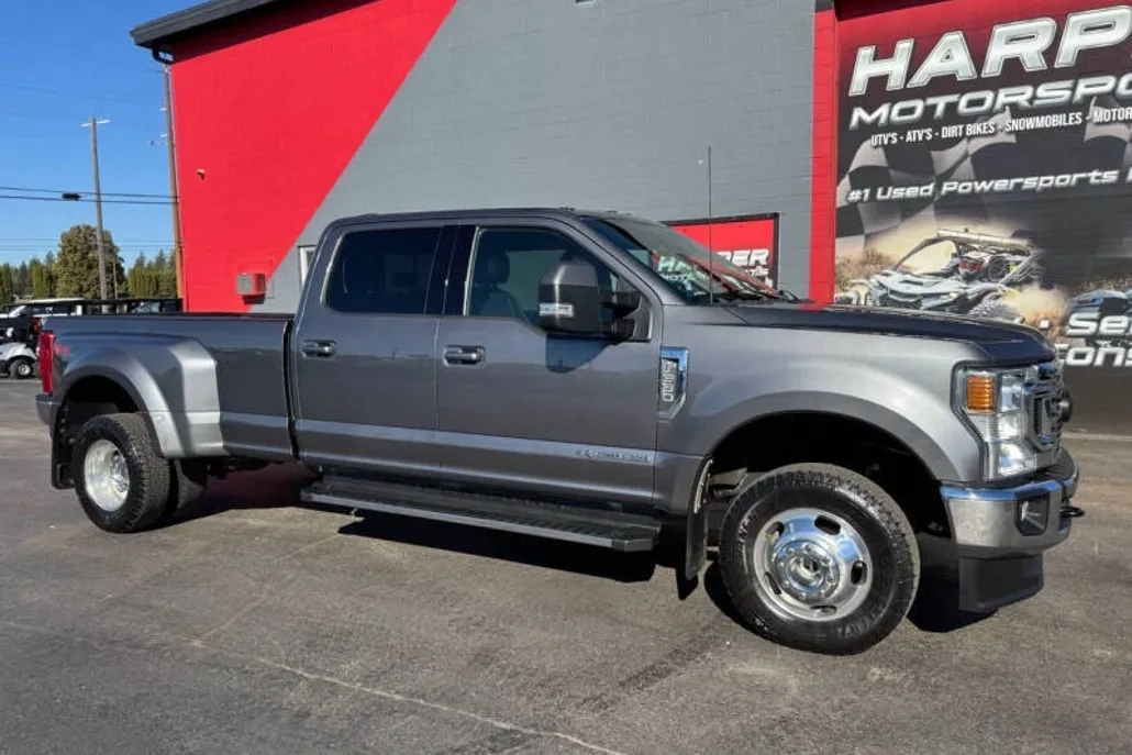2022 Ford F-350 Lariat photo 1