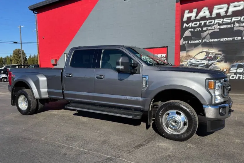 2022 Ford F-350 Lariat photo 1